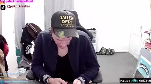 plkrisztian online show from December 15, 3:31 pm