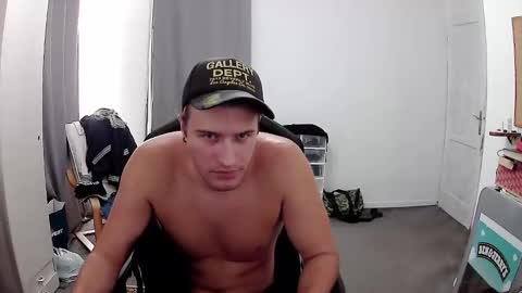 plkrisztian online show from September 29, 6:59 pm