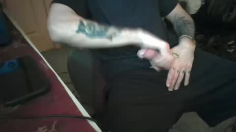 Snapshot of polishrifle3 chatting on January 23, 1:41 am jaws online show from January 23, 1:41 am