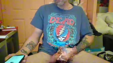 Snapshot of polishrifle3 chatting on January 14, 7:48 am jaws online show from January 14, 7:48 am