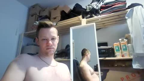 pommesmiteiscreme online show from February 15, 8:13 am