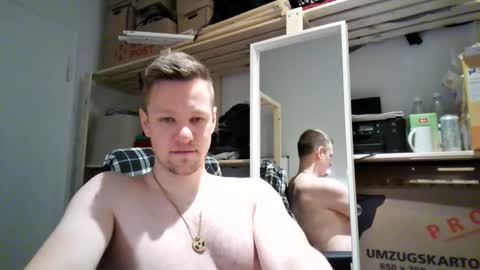 pommesmiteiscreme online show from February 6, 9:12 pm