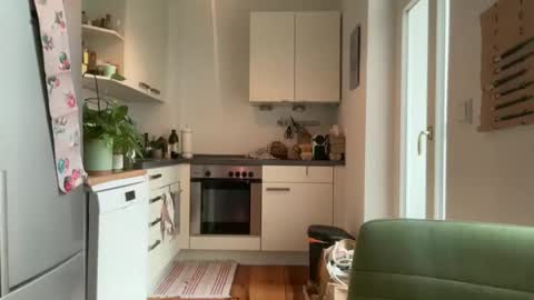 porntoyndr2 online show from January 17, 9:56 am