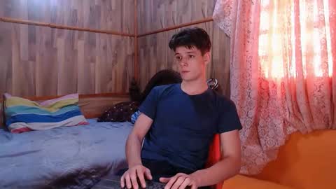 chris independent  online show from December 8, 9:30 pm