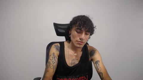 Plux online show from February 11, 9:03 pm