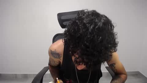 Plux online show from February 26, 2:15 am