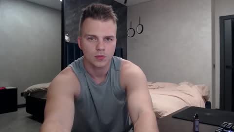 Snapshot of pretty_sweety chatting on October 25, 6:15 am Justin online show from October 25, 6:15 am