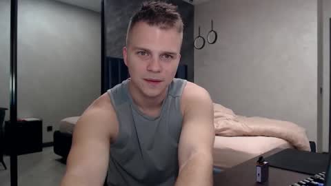 Snapshot of pretty_sweety chatting on October 23, 4:05 am Justin online show from October 23, 4:05 am
