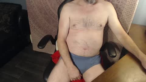 prettybigben online show from December 8, 5:01 pm