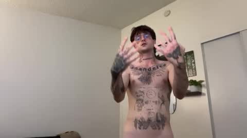 pretty boy online show from June 5, 6:52 am