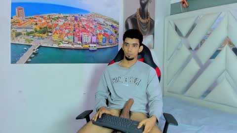 prince_arthur77 online show from February 14, 3:07 pm