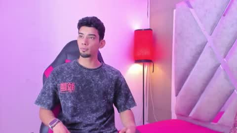 prince_arthur77 online show from March 17, 1:46 pm