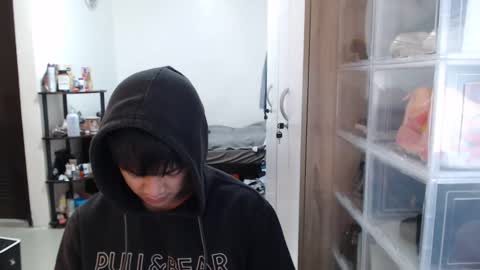 Snapshot of princeadrianx chatting on February 8, 9:24 am Prince Adrian online show from February 8, 9:24 am