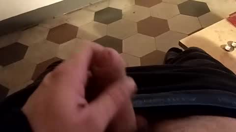 Snapshot of puccciaccios chatting on December 8, 10:36 pm puccciaccios online show from December 8, 10:36 pm