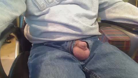 pulltoy1 online show from December 8, 6:50 pm