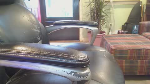 pulltoy1 online show from December 4, 4:27 pm