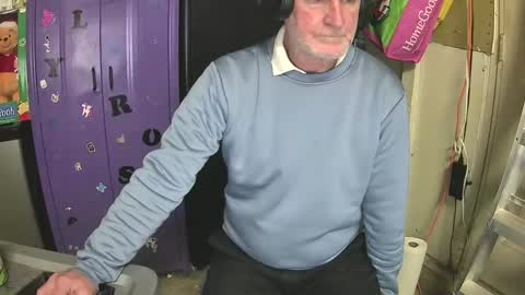 Snapshot of pussy_licker0127 chatting on January 28, 6:49 pm Mark online show from January 28, 6:49 pm