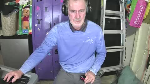 Snapshot of pussy_licker0127 chatting on December 27, 3:09 am Mark online show from December 27, 3:09 am