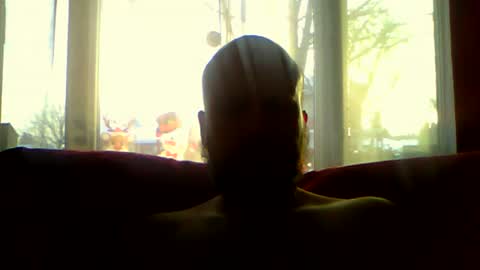 Snapshot of quebecboy233 chatting on December 2, 1:55 pm quebecboy233 online show from December 2, 1:55 pm