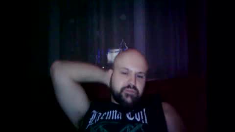 Snapshot of quebecboy233 chatting on December 27, 5:52 am quebecboy233 online show from December 27, 5:52 am