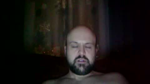 Snapshot of quebecboy233 chatting on December 16, 3:40 am quebecboy233 online show from December 16, 3:40 am