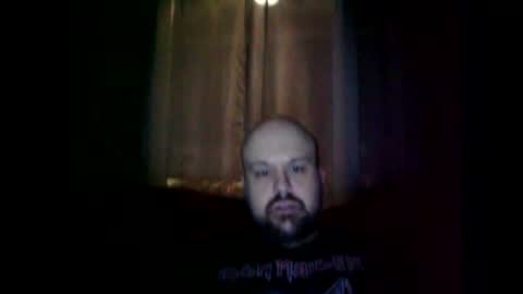 Snapshot of quebecboy233 chatting on February 7, 1:04 am quebecboy233 online show from February 7, 1:04 am