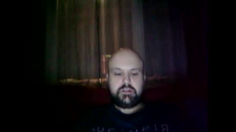 Snapshot of quebecboy233 chatting on January 6, 1:09 am quebecboy233 online show from January 6, 1:09 am