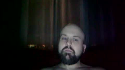 Snapshot of quebecboy233 chatting on January 17, 1:47 am quebecboy233 online show from January 17, 1:47 am