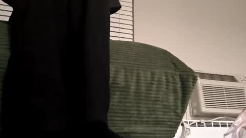 Snapshot of quindre chatting on October 7, 7:56 am quindre online show from October 7, 7:56 am