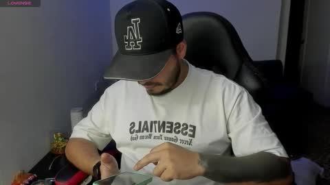 ragnar_lothbrok77 online show from April 2, 3:37 am