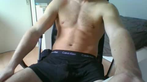 ramonjoosse2001 online show from October 29, 2:42 pm