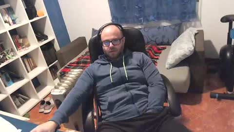 ravingr3d3 online show from March 4, 10:27 pm