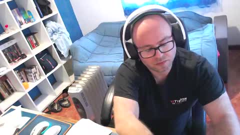 ravingr3d3 online show from March 30, 1:12 pm