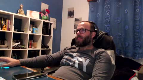 ravingr3d3 online show from January 8, 10:37 pm