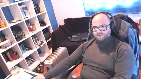 ravingr3d3 online show from February 28, 2:09 pm