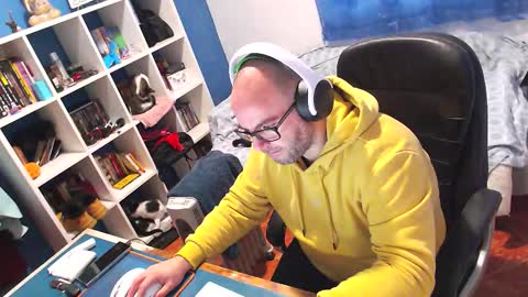 ravingr3d3 online show from February 3, 9:14 am