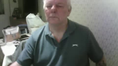 Snapshot of ray47 chatting on October 2, 10:36 pm ray47 online show from October 2, 10:36 pm