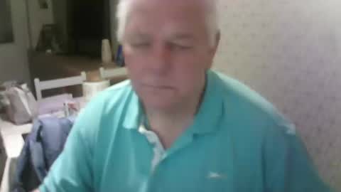 Snapshot of ray47 chatting on September 22, 9:58 pm ray47 online show from September 22, 9:58 pm