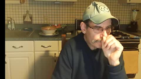 Ray online show from December 22, 10:17 am