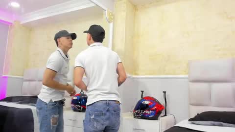 Raymond Stonee online show from January 22, 1:21 pm