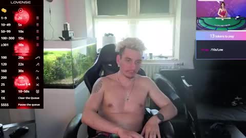 Rayzel online show from June 4, 5:52 pm