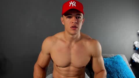 twitter REECET26 instagram RECCETAYLOR online show from December 22, 11:54 am