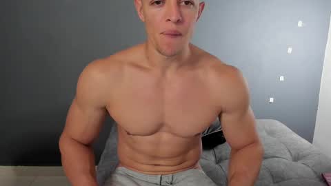 twitter REECET26 instagram RECCETAYLOR online show from February 15, 10:43 pm