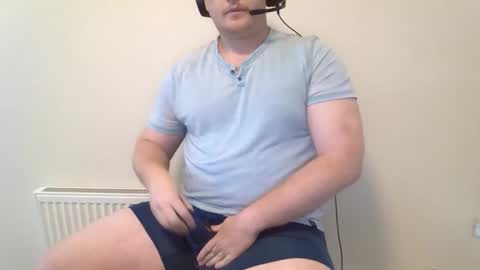 Snapshot of redbwc96 chatting on October 19, 12:30 pm redbwc96 online show from October 19, 12:30 pm