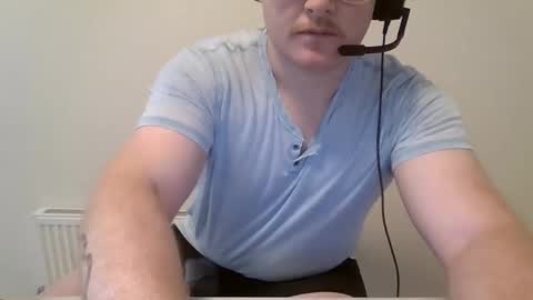 Snapshot of redbwc96 chatting on October 28, 8:28 am redbwc96 online show from October 28, 8:28 am