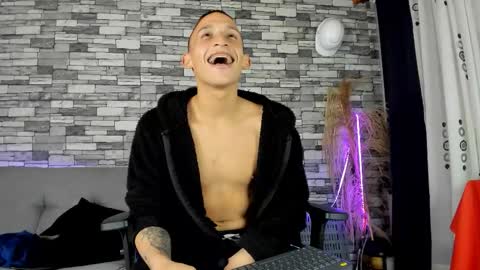 Snapshot of rey_masterhot chatting on October 19, 12:26 am reymasterhot online show from October 19, 12:26 am