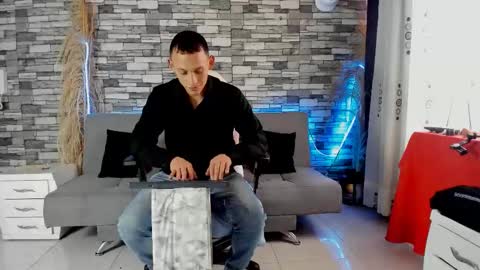 Snapshot of rey_masterhot chatting on October 20, 8:35 pm reymasterhot online show from October 20, 8:35 pm