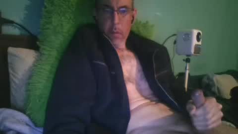 reyes_albert2006 online show from December 9, 8:44 am