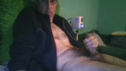 reyes_albert2006 online show from March 10, 11:45 am