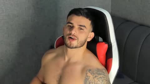 ricardogonzalez666 online show from December 23, 4:12 am